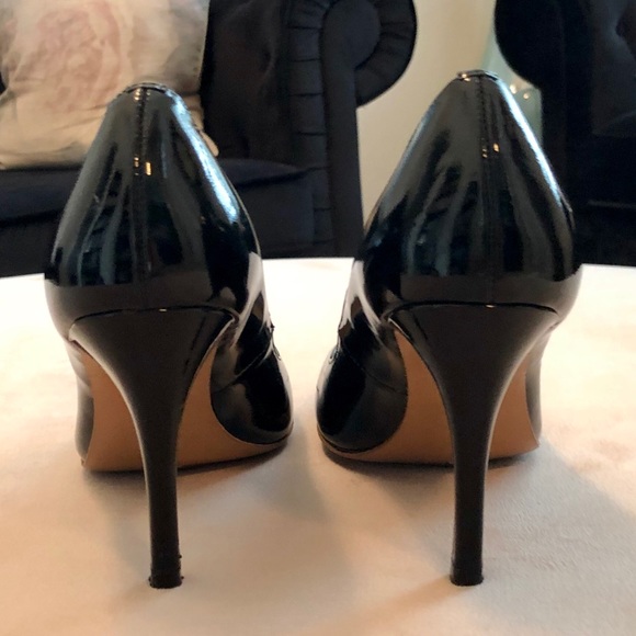 ELIE TAHARI PATENT LEATHER ROUND TOE PUMPS - Picture 15 of 15